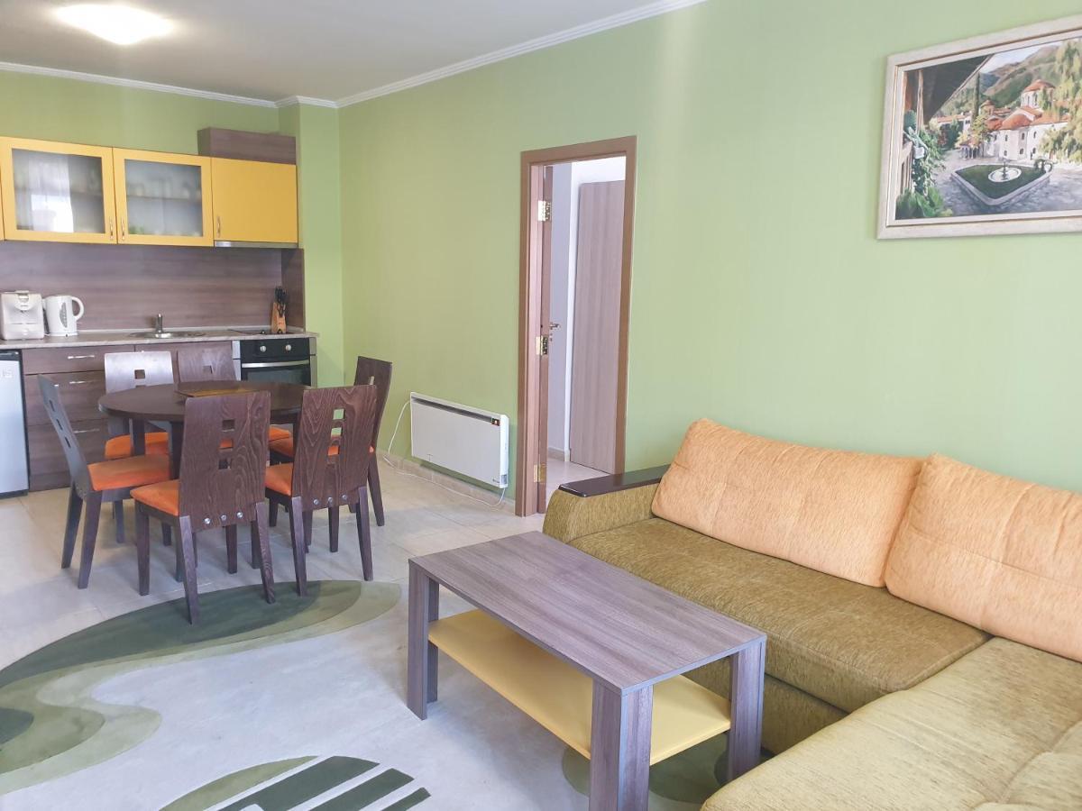 Grand Monastery Hotel Apartments Pamporowo Zewnętrze zdjęcie